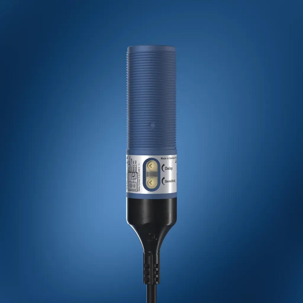 DOL 44 capacitive sensor M30 full view with delay and sensitivity dials