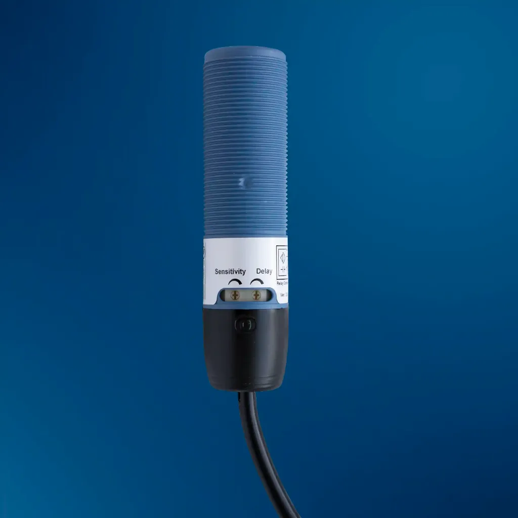 DOL 44 capacitive sensor RG relay variant product photo