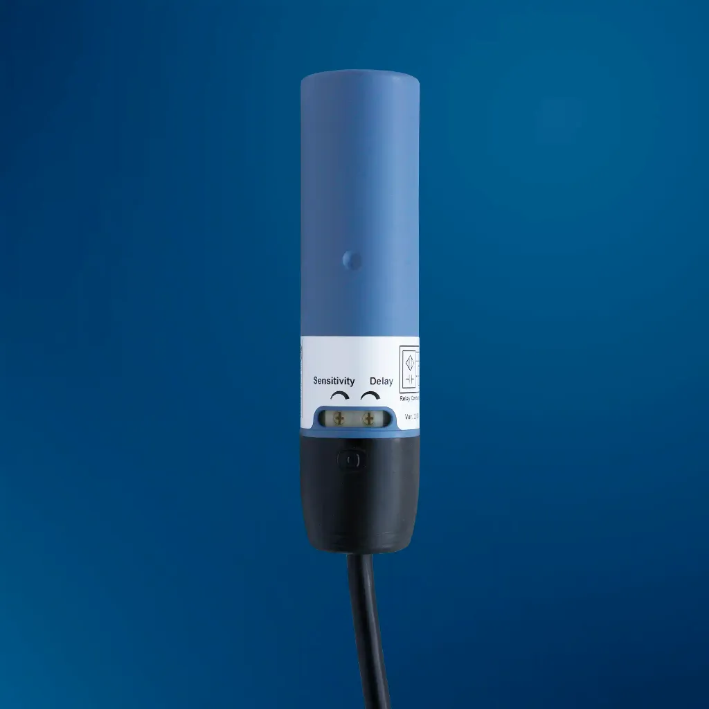 DOL 44 capacitive sensor R relay variant product photo